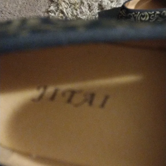 Jitia men's black and gold  slip on dress shoes. Size 12' - Picture 4 of 8